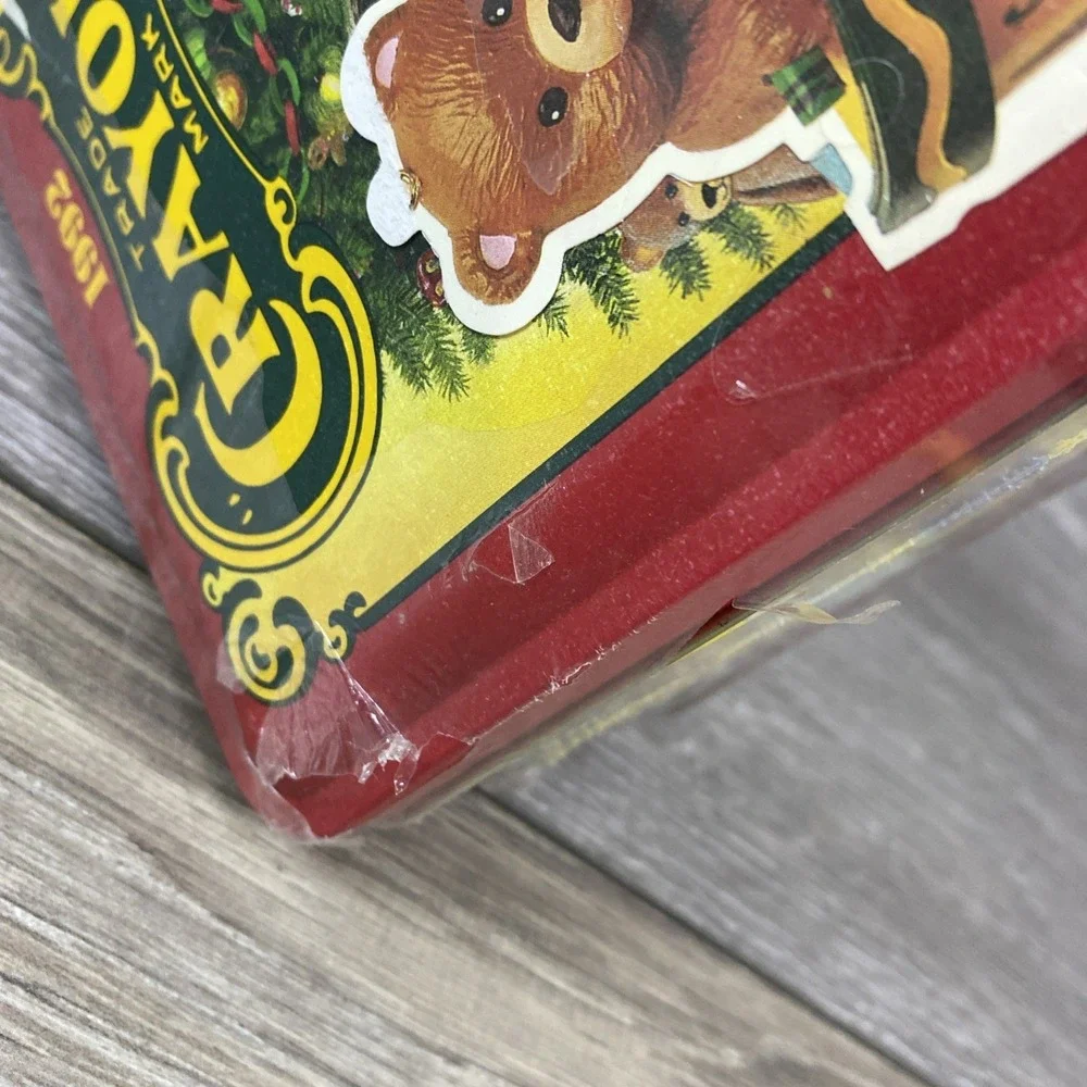 Crayola Holiday Tin 1992 Unisex OS Red NEW 1st‎ Edition 64 Crayons Bear Ornament